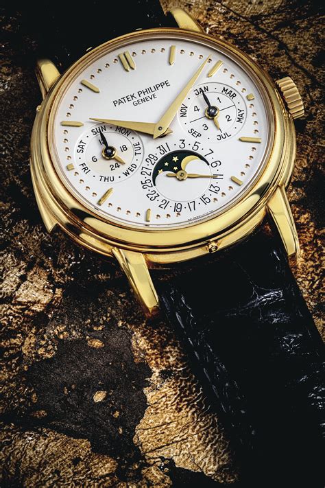 patek philippe geneve day date moon phase|Patek Philippe full moon time.